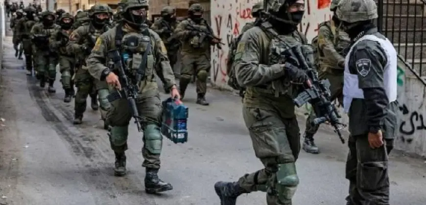 سلطات الاحتلال الإسرائيلى تفرج عن 10 معتقلين من قطاع غزة