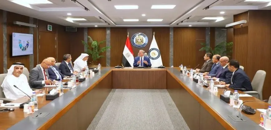 وزير البترول يبحث سبل تعزيز التعاون مع مجموعة “موانئ أبوظبى”