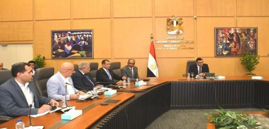 وزير الإسكان يتابع مشروعات المبادرة الرئاسية “حياة كريمة” بمحافظات الأقصر والفيوم وكفر الشيخ