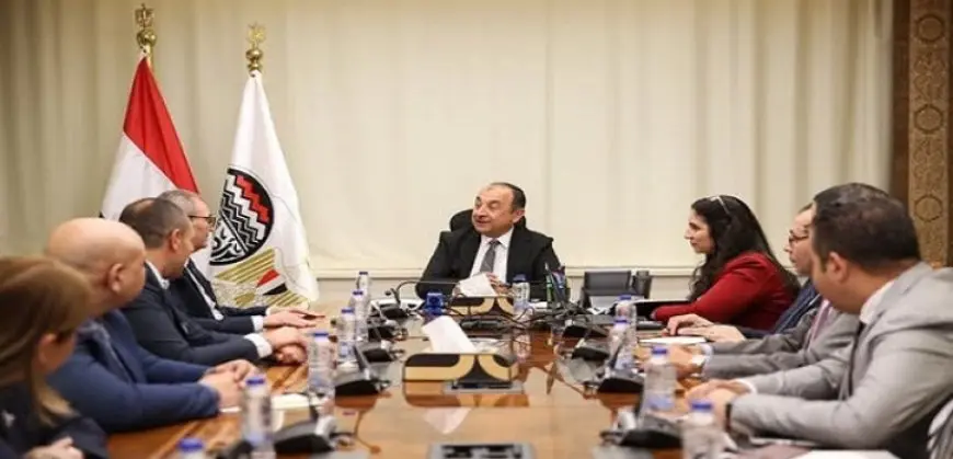 وزير قطاع الأعمال العام يبحث مع مجموعة شاهينلر القابضة التركية فرص التعاون والاستثمار