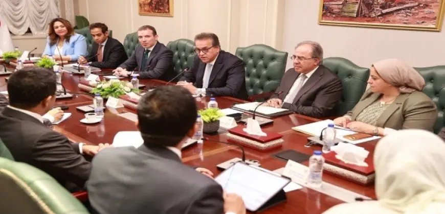 وزير الصحة والسكان يبحث مع وفد مجموعة برجيل الطبية سبل التعاون المشترك بالقطاع الصحى