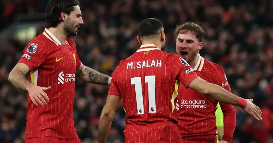 ليس صلاح.. لاعب ليفربول يُتوج بجائزة أفضل لاعب في أبريل بالدوري الإنجليزي