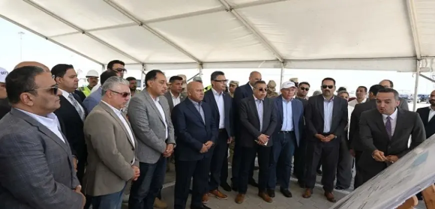 خلال جولته بمنطقة شرق بورسعيد المُتكاملة : رئيس الوزراء يتفقد محطة دحرجة السيارات (RORO) التابعة لشركة (SCAT)