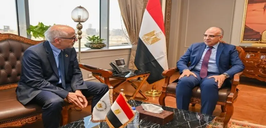 وزير الرى يبحث مع مدير معهد البحر الأبيض المتوسط للمياه تعزيز التعاون البحثى فى مجال المياه