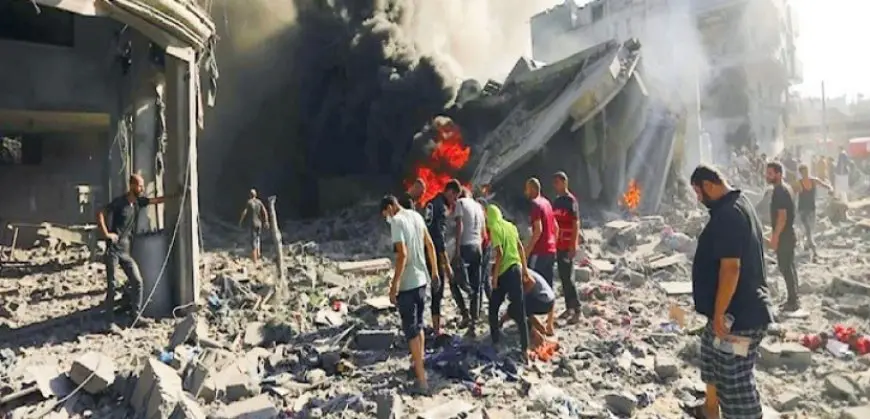 استشهاد عدد من الفلسطينيين في قصف إسرائيلى على خيمة للنازحين في وسط غزة