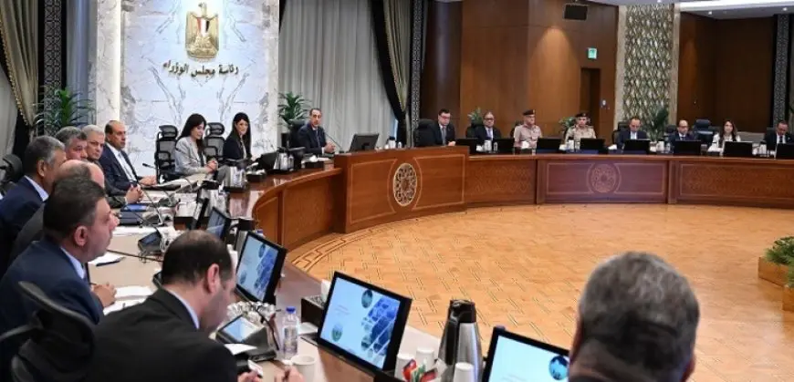 رئيس الوزراء يؤكد اهتمام الحكومة بمتابعة الموقف التنفيذى لمشروعات “حياة كريمة”