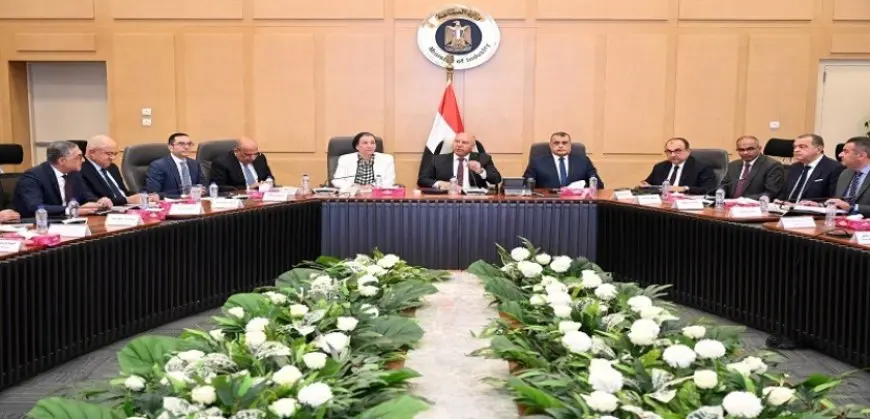 وزير الصناعة والنقل يترأس الاجتماع الثالث والعشرين للمجموعة الوزارية للتنمية الصناعية
