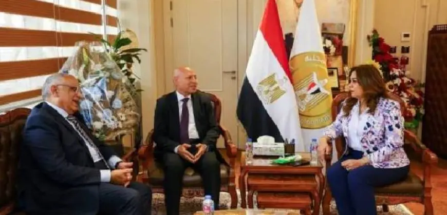 وزيرة التنمية المحلية تبحث جهود إعادة المظهر الحضارى لشوارع مصر الجديدة