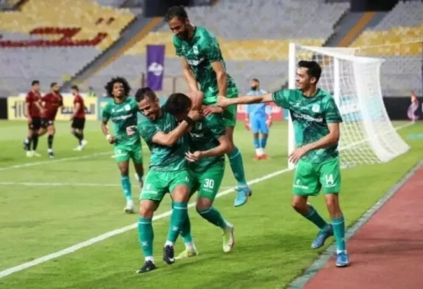 صلاح محسن يقود تشكيل النادي المصري أمام فاركو في الدوري