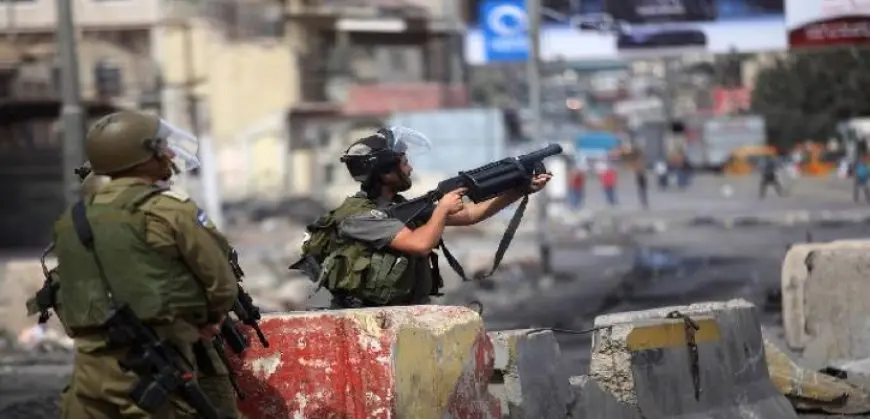 الاحتلال الإسرائيلى يصيب شابا فلسطينيا بالرصاص فى القدس.. ويعتقل اثنين فى بيت لحم والخليل
