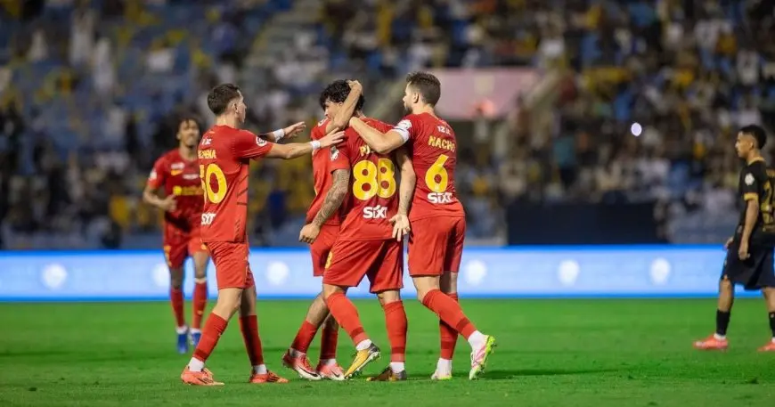القادسية يهزم الوحدة بثلاثية ويزيد الضغط على الهلال والنصر