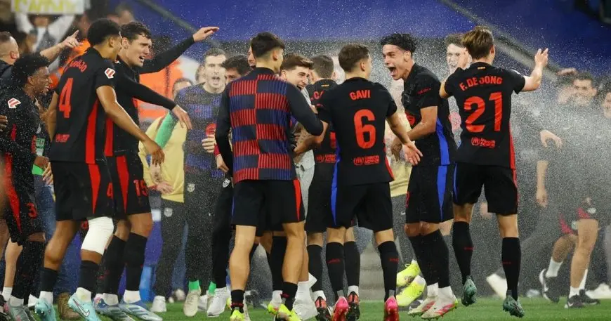 إسبانيول يوقف احتفالات لاعبي برشلونة بالليغا وتهنئة من تيباس