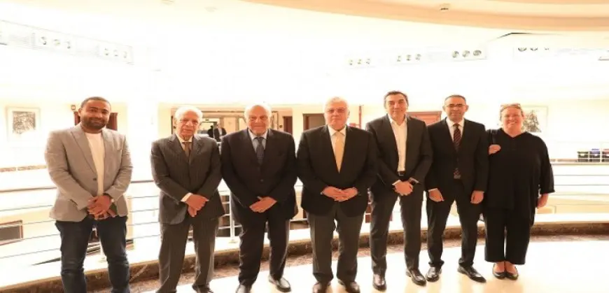 وزير التعليم العالى يشيد بإنجازات الجراح العالمى مجدى يعقوب