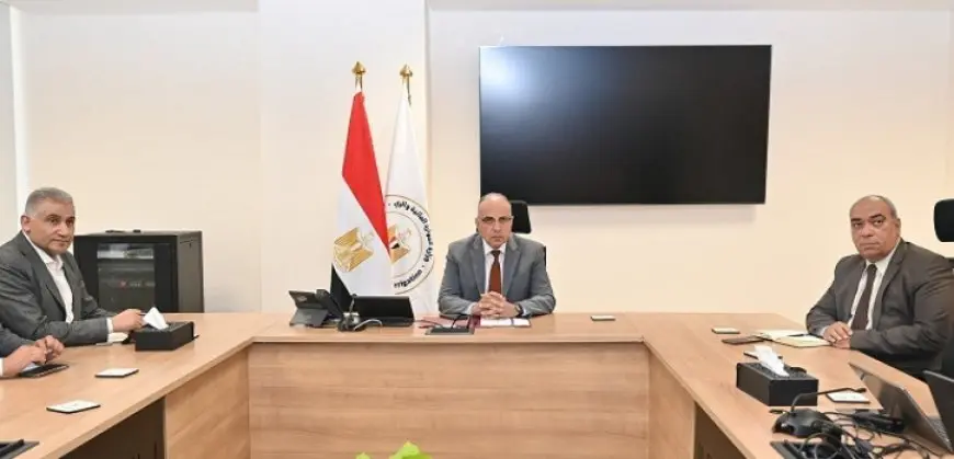 وزير الرى يتابع موقف تسهيل إجراءات إصدار تراخيص المياه الجوفية