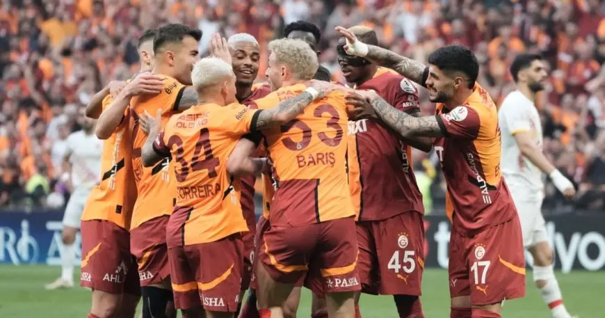غلطة سراي يتوج بلقب الدوري التركي للمرة 25 في تاريخه