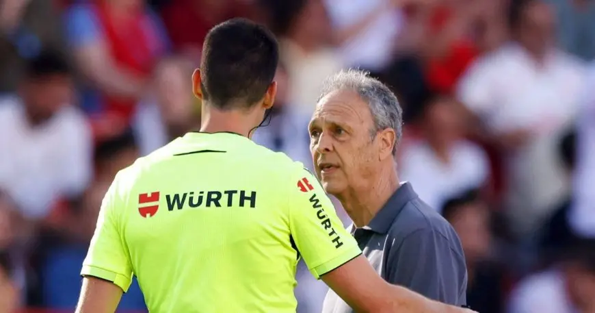 كاباروس يهاجم تقنية الفيديو بعد طرد مدافع إشبيلية في مباراة ريال مدريد