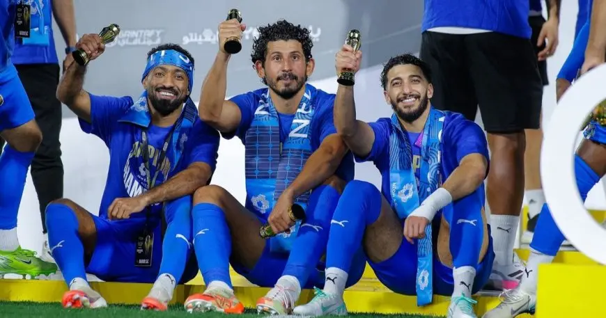 نيوم يحتفي بلقب وصعوده التاريخي إلى دوري روشن السعودي