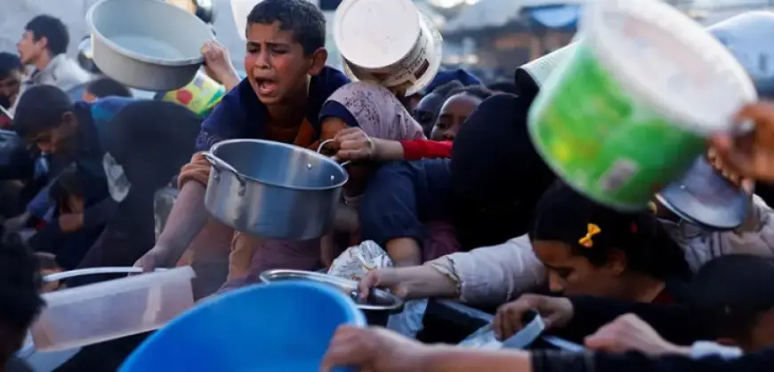 “الصحة العالمية” تحذر: مليونا شخص يتضورون جوعا فى غزة