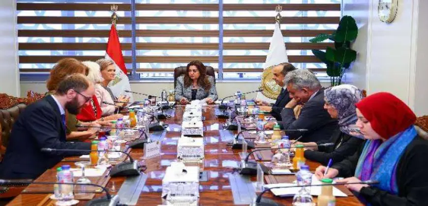 وزيرة التنمية المحلية تبحث مع سفيرة الاتحاد الأوروبى بالقاهرة مجالات التعاون المشترك