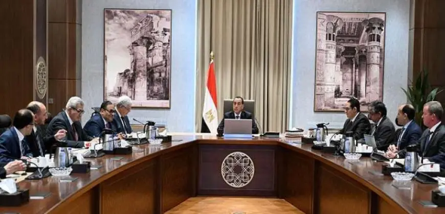 رئيس الوزراء يلتقى وفد جامعة أكسفورد لاستعراض طرق علاج الأورام من خلال ما يتم إجراؤه من أبحاث