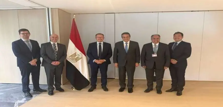 وزير الصحة يبحث مع “جنرال إلكتريك” للرعاية الصحية تعزيز التعاون في التصنيع المحلي ونقل التكنولوجيا