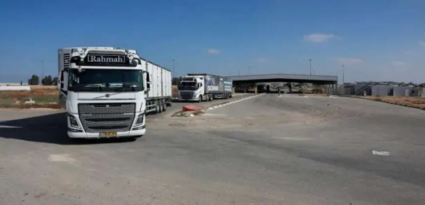 الجيش الإسرائيلى: 107 شاحنات مساعدات دخلت غزة الخميس