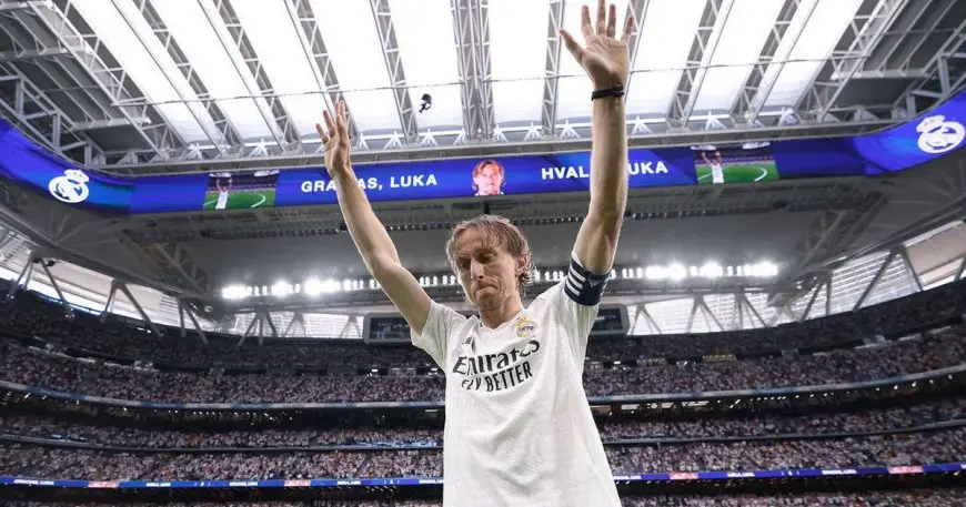 مودريتش يتأثر ويبكي في الحافلة أثناء توجه ريال مدريد إلى “سانتياغو برنابيو”