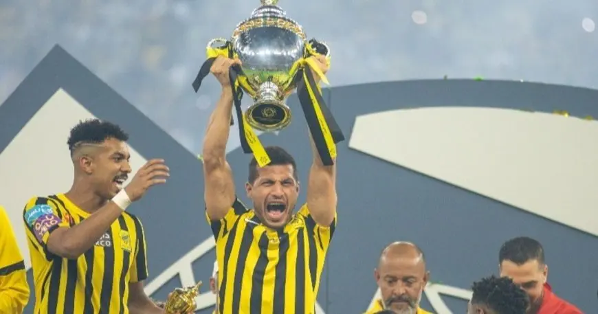 طارق حامد.. من بطل إلى مُشاهد في تتويج الاتحاد بدوري روشن