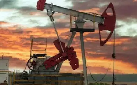 النفط يتراجع وسط ترقب تداعيات الرسوم الأميركية ومخاوف الإمدادات