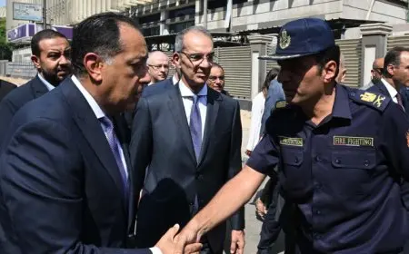 رئيس الوزراء يتفقد سنترال رمسيس ويستعرض تقريرًا مع وزير الاتصالات بشأن عودة الخدمات