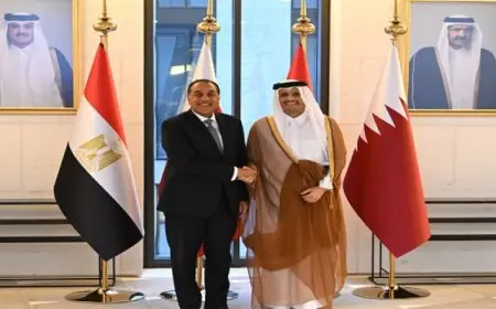 رئيس الوزراء يبحث مع نظيره القطرى دعم الاستثمارات المشتركة