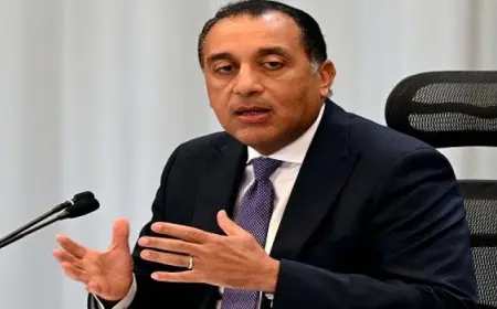 رئيس الوزراء يُتابع جهود اللجنة الطبية العليا والاستغاثات بمجلس الوزراء خلال النصف الأول من العام الجارى