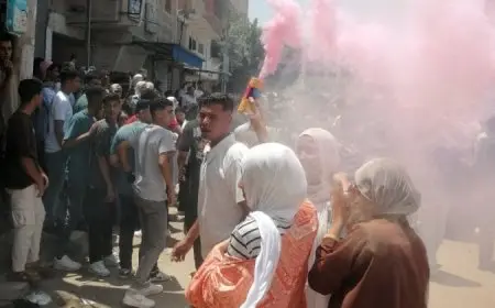 احتفالات طلاب الثانوية العامة بالشرقية بإنتهاء الماراثون بالزغاريد والمزمار البلدي