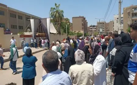 طلاب الثانوية العامة في القليوبية يبدؤون امتحانات الكيمياء والجغرافيا تحت إجراءات أمان صارمة