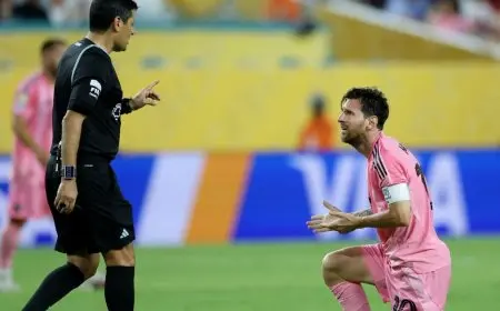 فيفا يعلن عن الحكم النهائي لمونديال الأندية بعد طرد رونالدينيو الشهير