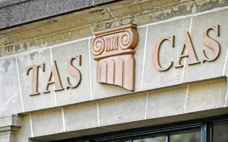 قرار المحكمة الرياضية يقلب الموازين: هل يواجه الأهلي وبيراميدز خصم نقاط وسحب ألقاب؟