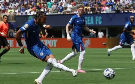 تشيلسي يُسقط سان جيرمان بثلاثية في شوط ويقترب من اللقب