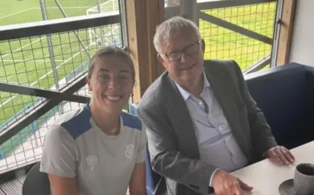 ما الذي دفع سير أليكس فيرغسون لزيارة مركز تدريبات غلاسكو رينجرز؟