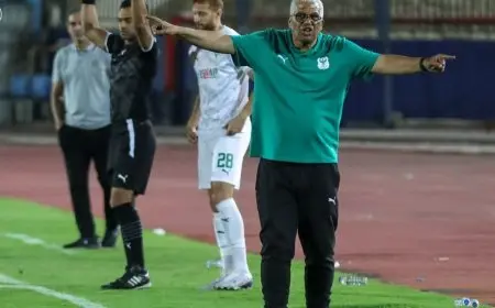 وفاة ميمي عبد الرازق، مدرب المصري السابق، نتيجة سكتة قلبية