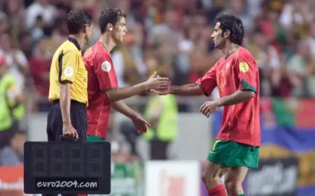 لويس فيغو يرسل رسالة لرونالدو بشأن “أفضل جيل” لمنتخب البرتغال