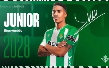 ريال بيتيس يعلن عن التعاقد مع جونيور فيربو حتى صيف 2028