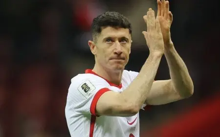هل ستنجح جهود إقناع ليفاندوفسكي بالعودة إلى منتخب بولندا؟