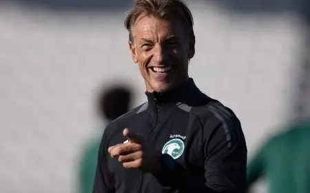 رونار يختار لاعباً عربياً للفوز بالكرة الذهبية على حساب مواطنه ديمبيلي