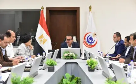 وزير الصحة يستعرض استراتيجيات جديدة لتحسين جودة الخدمات الصحية للمواطنين