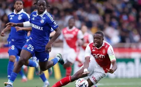 نيوم يجري مفاوضات مع الفرنسي دوكوري.. ويدرس استبعاد مدافع تشيلسي من خططه