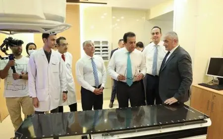 وزير الصحة يقوم بجولة تفقدية لمشروعات تطوير مستشفيات الأورام والتل الكبير في الإسماعيلية
