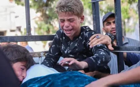 استشهاد 11 فلسطينيا في قصف الاحتلال لمتظاهري المساعدات جنوب غزة