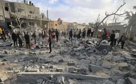 استشهاد 14 فلسطينيا في قصف إسرائيلي على مخيم الشاطئ ونازحي غزة