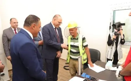 جبران وشعيب يستعرضان خدمات الصحة للعمالة غير المنتظمة في مدينة العلمين