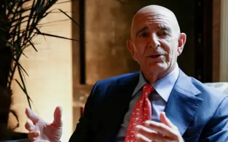 باراك: الجميع يحاول تسوية الأمور فى لبنان لكن الأمور معقدة